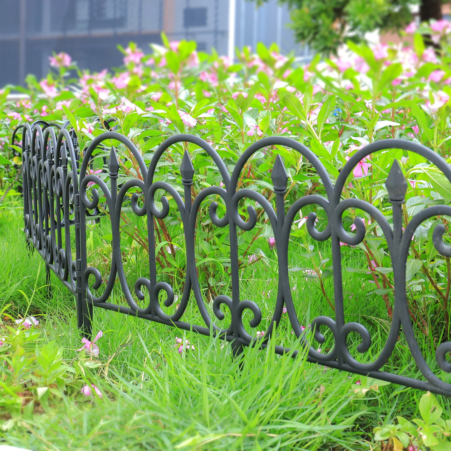 6 Packs - European Plastic Garden Fence, Wrought Iron Effect Garden Fence Practical Garden Fence, Durable, Can Withstand The Weather, Black Size: 60x33cm/23.62x12.99inch.