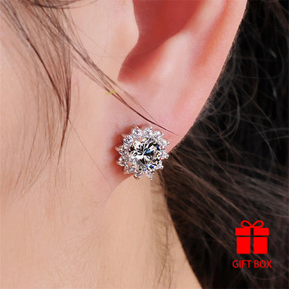 Stylish Round-Shaped White Synthetic Zirconia Earrings Featuring a Snowflake Design, Perfect for Luxury Weddings, Parties, Holidays, Or Everyday Use, And Made to Be Durable And Shiny