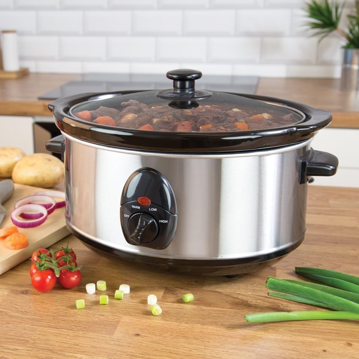 1.5Ltr Oval Slow Cooker 120W Removable Pot, 3 Heat Settings, Tempered Glass Lid, Compact Family Size Cooker - 3 Heat Settings - Removable - Power & Temp Indicator Light - Toughened Glass Lid - Cool Touch