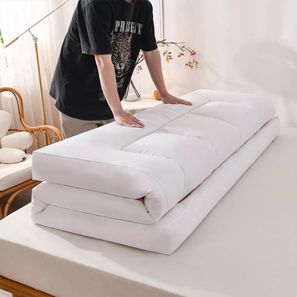 Hotel Quality Mattress Topper Extra Heigh, 10cm / 4 inch Heigh & Extra Soft, Easy Care & Machine Washable, Comes in Small Single, Single, Small Double, Double, King & Super King Sizes. Christmas Gifts