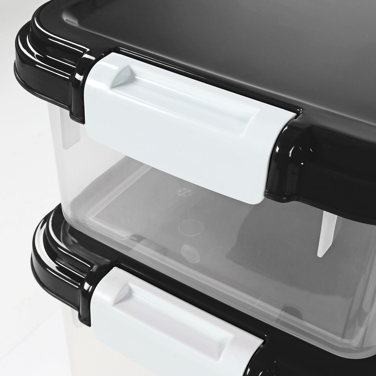 Food Storage Container with Airtight, Wheels, Plastic - product gallery image 7